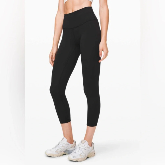 Lululemon Wunder Under Crop High-Rise *Full-On Luxtreme 23" Black W6BAKS Size 6 - Picture 2 of 7